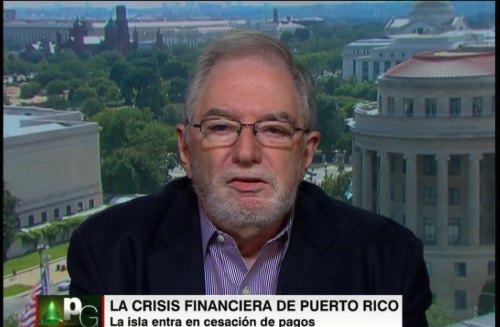 Claudio Loser on CNN en Español discussing Puerto Rico's financial crisis